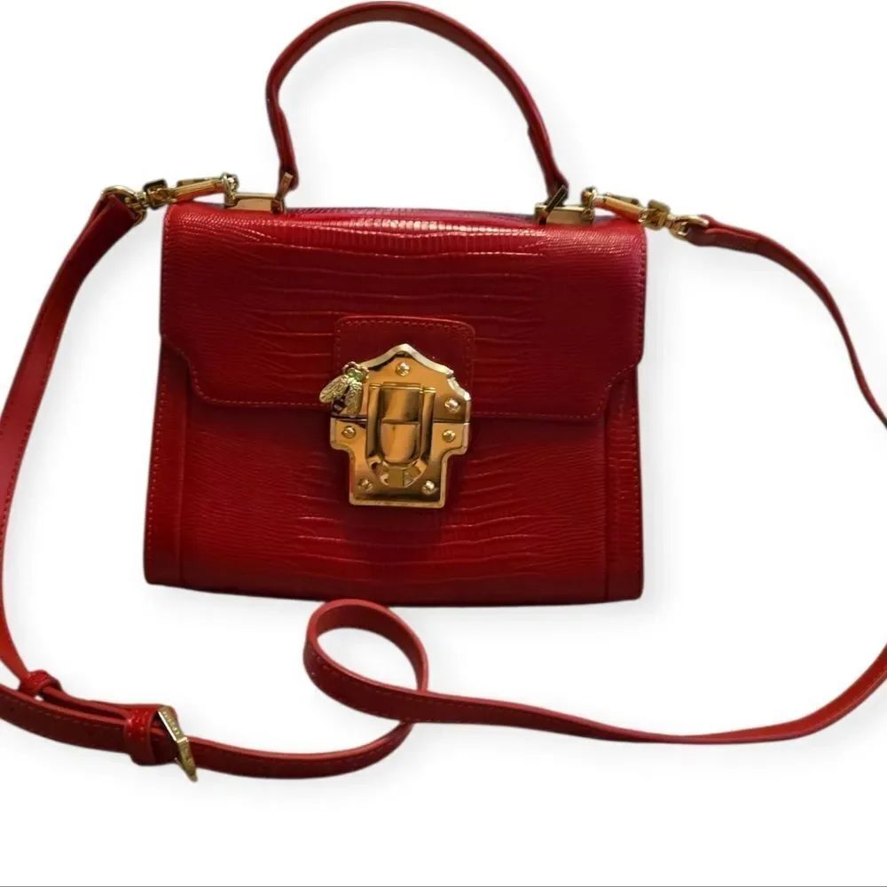 EC LA'FESTIN RED CROCKADILE TEXTURED LEATHER CROSSBODY BAG W/POCKETS